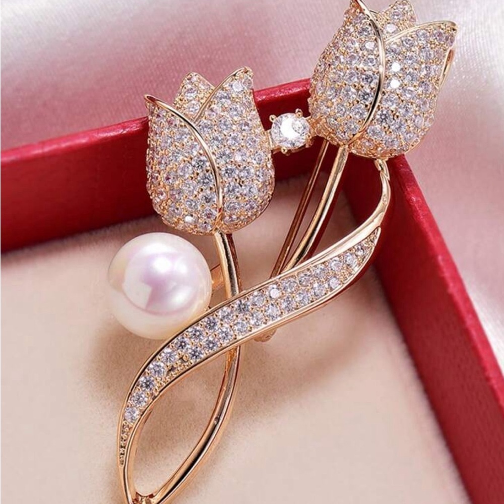 Elegant Gold Tulip Brooch with Pearl and Crystals